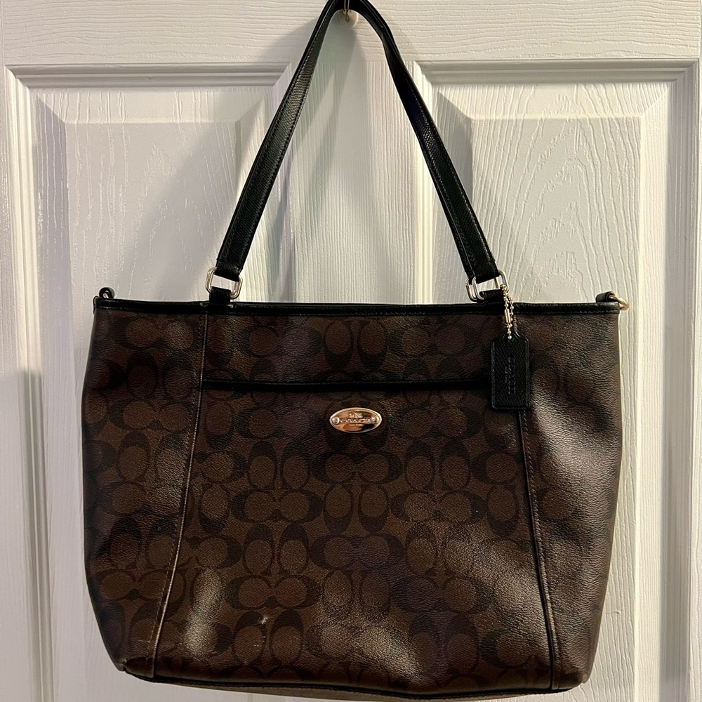 Coach Large Shoulder Bag (Dark Brown)